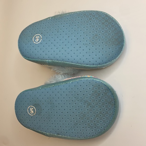 Girls Frozen Slippers - Picture 4 of 7